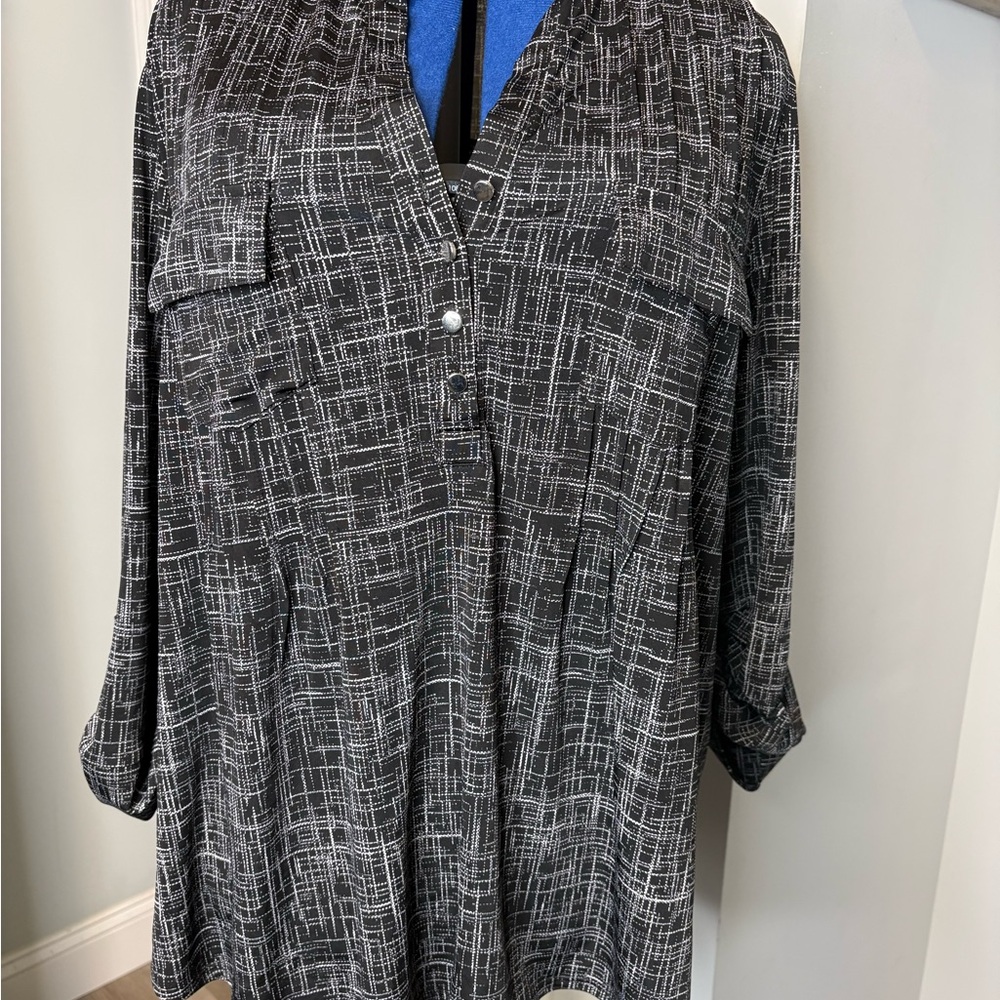 Women's Black and White Plaid Top 3/4 sleeves Xl. K